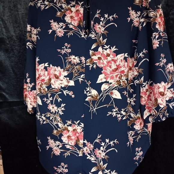 Dark blue blouse with floral print by fashion magazine - Picture 4 of 4
